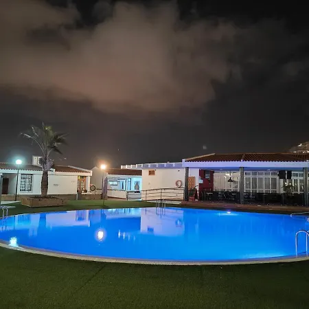 Daire Malibu Park Sol