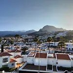 Апартаменти Malibu Park Sol Адехе