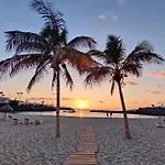 Malibu Park Sol Адехе